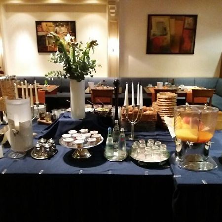 Hotel Rheinterrasse Benrath Дюссельдорф Екстер'єр фото