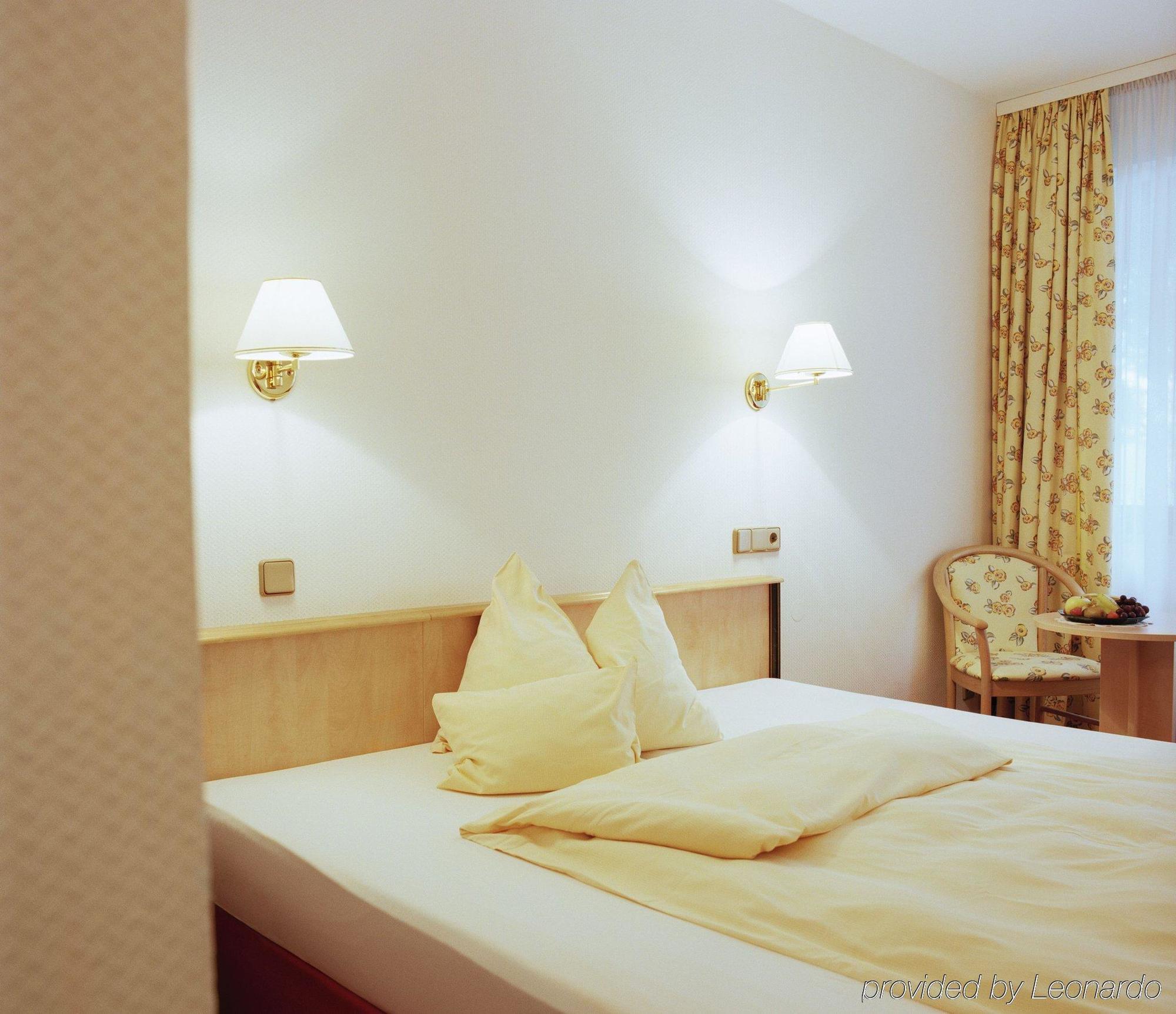 Hotel Rheinterrasse Benrath Дюссельдорф Екстер'єр фото