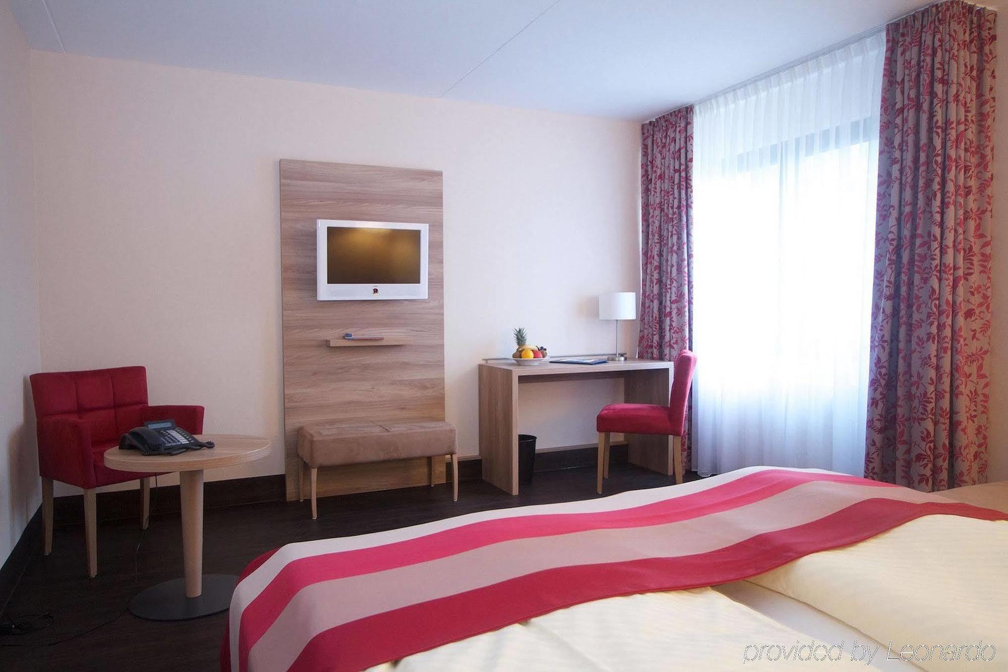 Hotel Rheinterrasse Benrath Дюссельдорф Екстер'єр фото